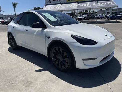 Used 2023 Tesla Model Y Long Range AWD/4WD image 2