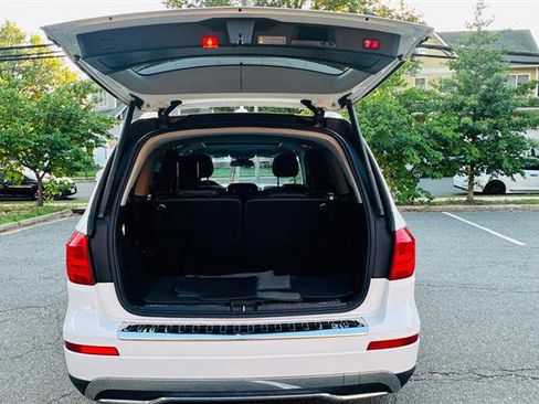 Used 2016 Mercedes-Benz GL 450 4MATIC w/ Premium I Package image 19