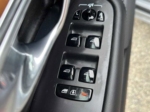 Certified 2025 Volvo XC90 B6 Plus image 22