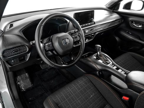 Used 2025 Honda HR-V Sport image 2