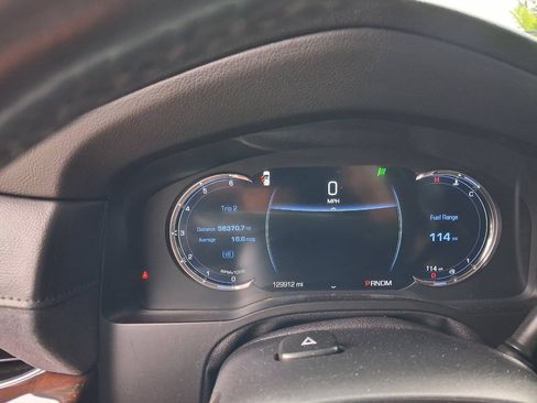 Used 2016 Cadillac Escalade 2WD image 12