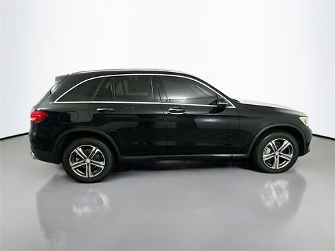 Used 2016 Mercedes-Benz GLC 300 4MATIC w/ Multimedia Package image 8