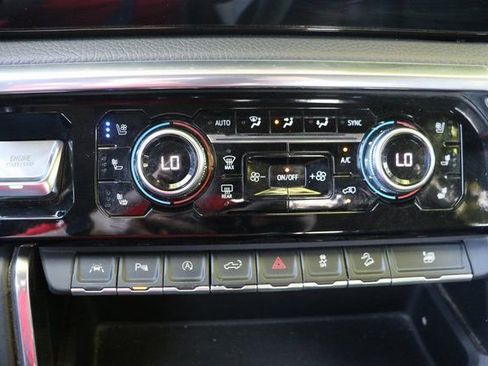 Used 2022 GMC Sierra 1500 Denali w/ Denali Reserve Package image 26