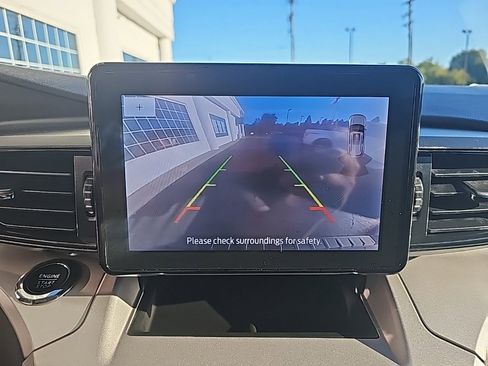 Used 2023 Ford Explorer XLT image 18