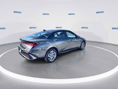 Used 2024 Hyundai Elantra SEL FWD image 8