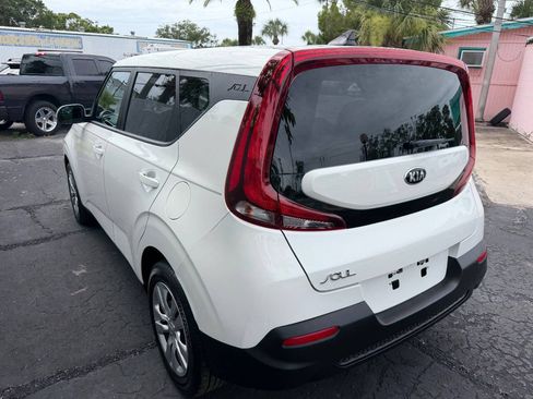 Used 2021 Kia Soul LX FWD image 12