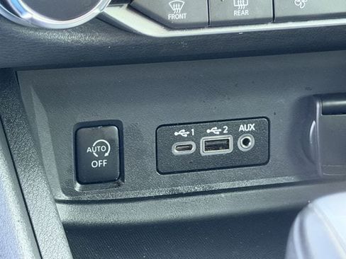 Used 2025 Nissan Sentra SR FWD image 18