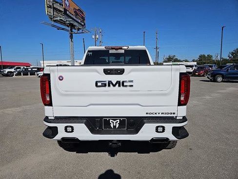 New 2025 GMC Sierra 1500 AT4 w/ AT4 Premium Package image 4