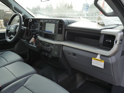 Certified 2024 Ford F450 XL w/ XL Chrome Package image 20