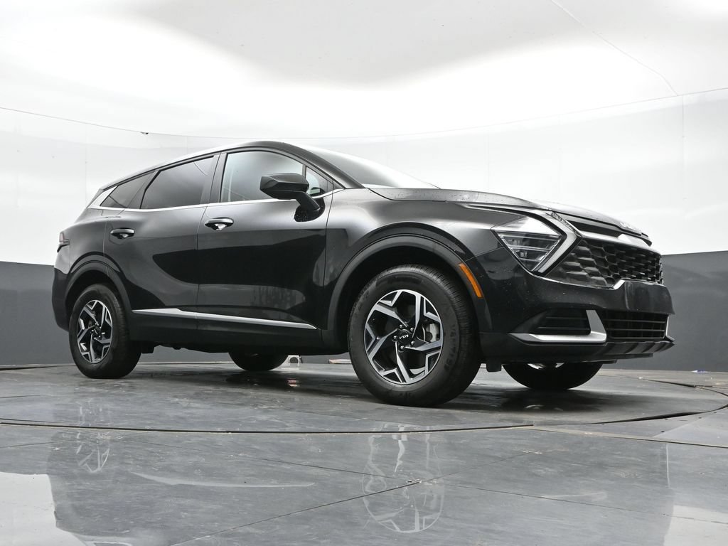 Used 2025 Kia Sportage LX AWD/4WD image 42