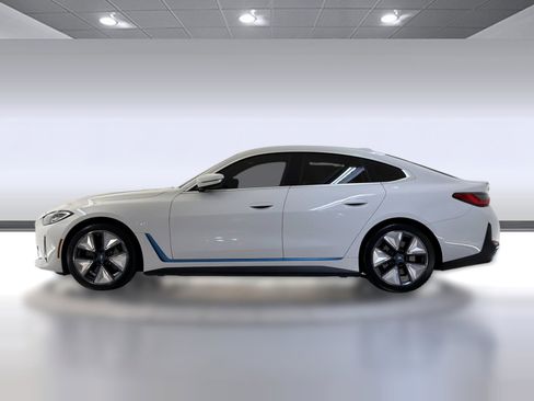 Used 2023 BMW i4 eDrive35 image 2