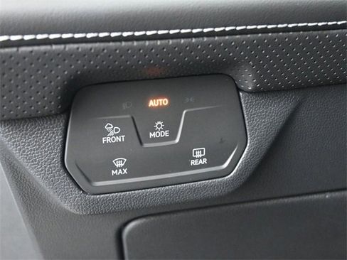 New 2026 Volkswagen Atlas SE image 21