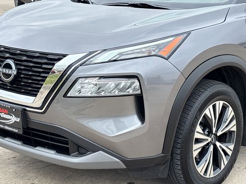 Used 2023 Nissan Rogue SV image 11