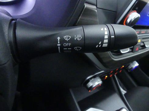 Used 2025 Nissan Altima 2.5 SV image 19