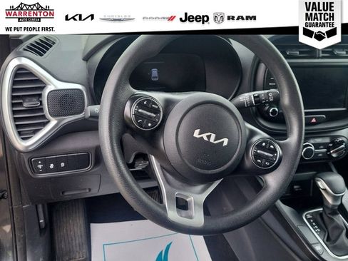 Used 2023 Kia Soul LX w/ Option Group 015 FWD image 14