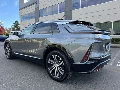 Used 2023 Cadillac Lyriq AWD image 7