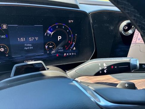 Used 2025 Chevrolet Tahoe LT w/ Advanced Technology Package AWD/4WD image 24