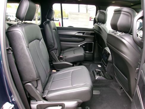 New 2026 Jeep Grand Wagoneer Limited AWD/4WD image 9
