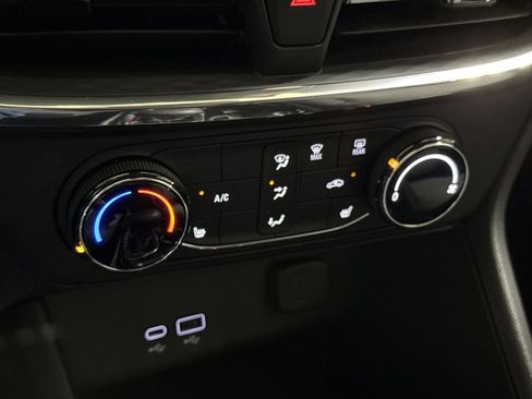 Used 2025 Buick Encore GX Preferred w/ Comfort Package FWD image 16