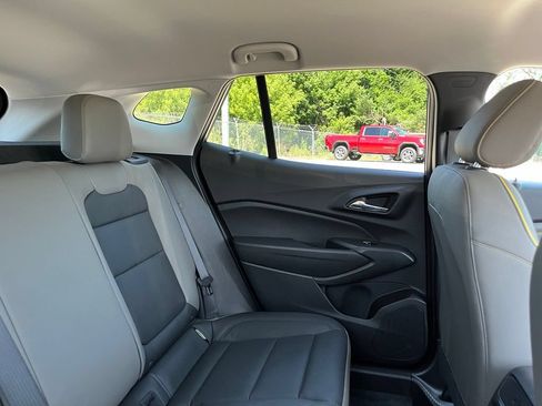 Used 2025 Chevrolet Trax ACTIV FWD image 37
