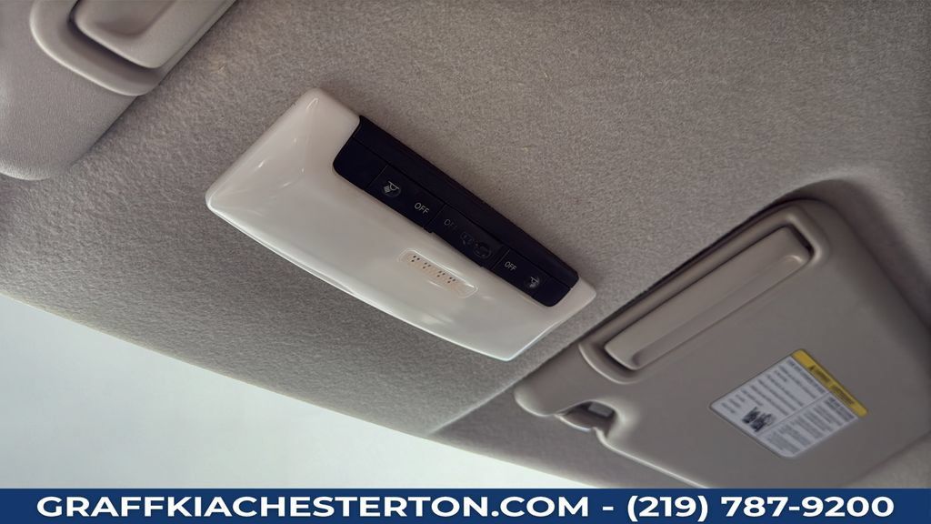 Used 2018 Nissan Kicks SR FWD image 22