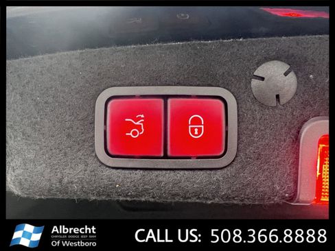 Used 2020 Mercedes-Benz C 300 4MATIC Sedan image 16