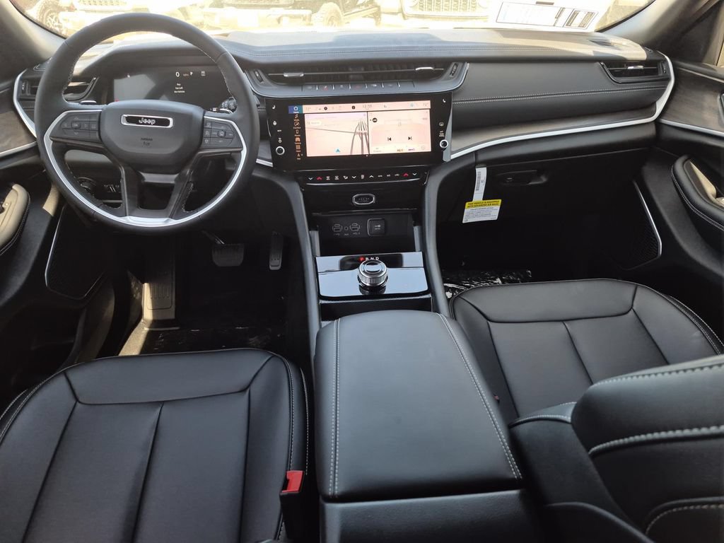 New 2026 Jeep Grand Cherokee Limited w/ Limited Altitude Package RWD image 36