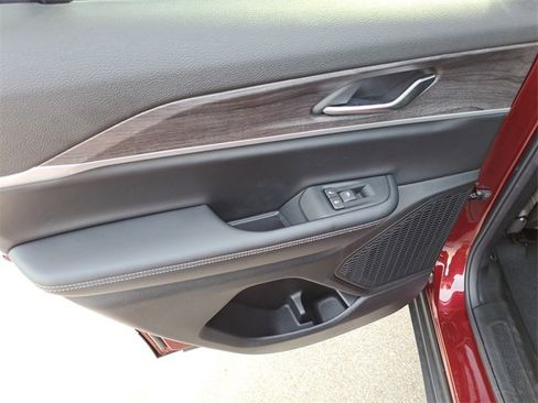 New 2025 Jeep Grand Cherokee Limited w/ Black Appearance Package image 14