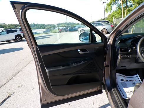 Used 2020 Hyundai Santa Fe SE AWD/4WD image 22