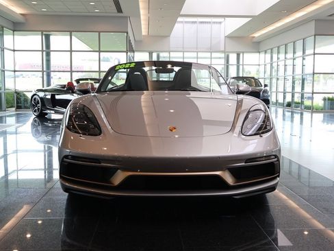 Used 2022 Porsche 718 Boxster RWD image 2