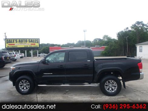 Used 2017 Toyota Tacoma SR5 image 1