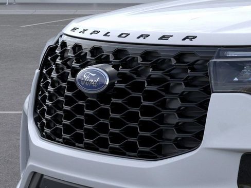 New 2026 Ford Explorer ST-Line w/ ST-Line Street Pack image 17