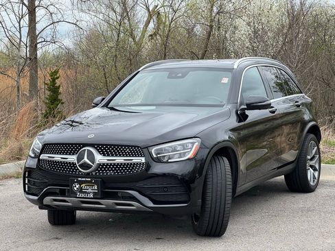 Used 2022 Mercedes-Benz GLC 300 4MATIC image 3