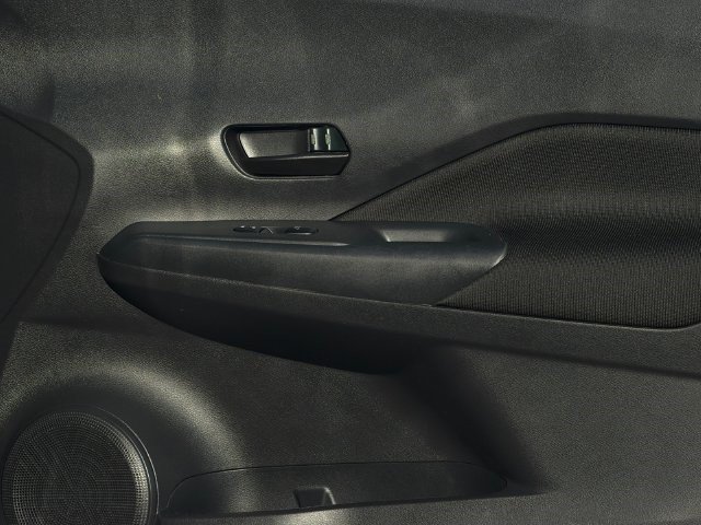 Used 2023 Nissan Kicks S w/ Interior Electronics Package FWD image 18