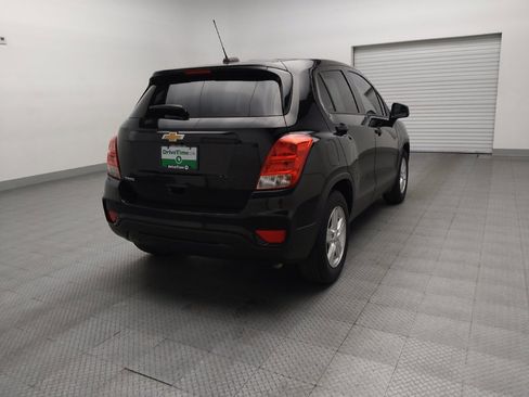 Used 2020 Chevrolet Trax LS w/ Tint and Cruise Package FWD image 9