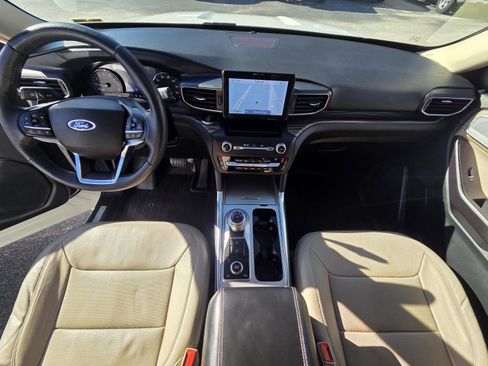 Used 2020 Ford Explorer Limited w/ Class III Trailer Tow Package image 17