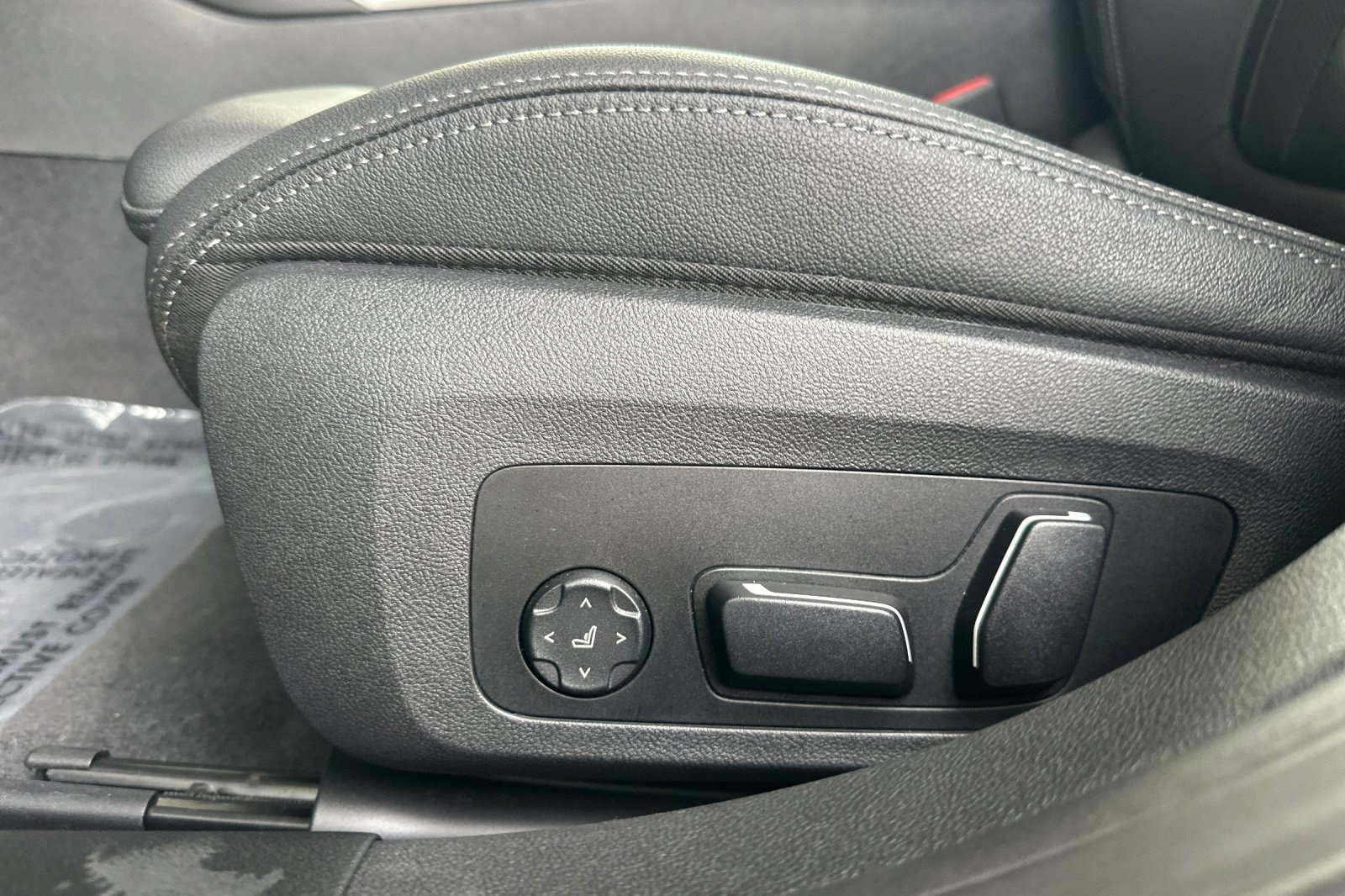 Certified 2025 BMW i4 eDrive40 RWD image 14