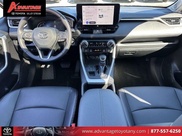 Used 2023 Toyota RAV4 XLE Premium AWD/4WD image 18