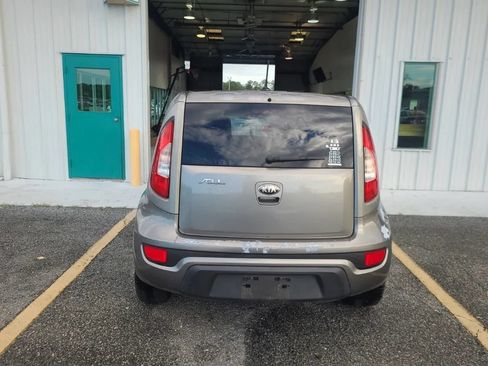 Used 2013 Kia Soul + FWD image 4