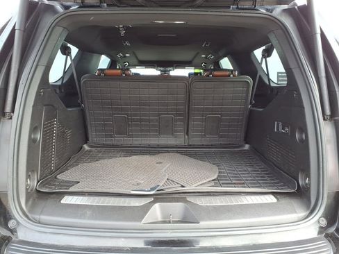 Used 2023 GMC Yukon XL Denali Ultimate image 8