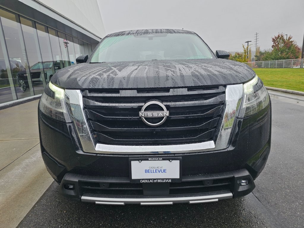 Used 2022 Nissan Pathfinder SL AWD/4WD image 2