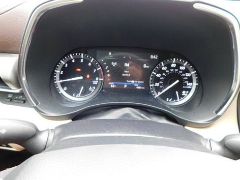 Used 2021 Toyota Highlander Limited image 19