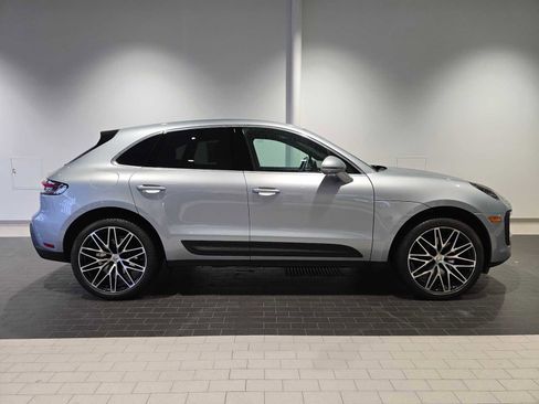 Used 2025 Porsche Macan AWD/4WD image 8