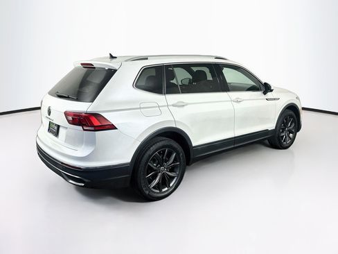 Used 2023 Volkswagen Tiguan SE FWD image 9