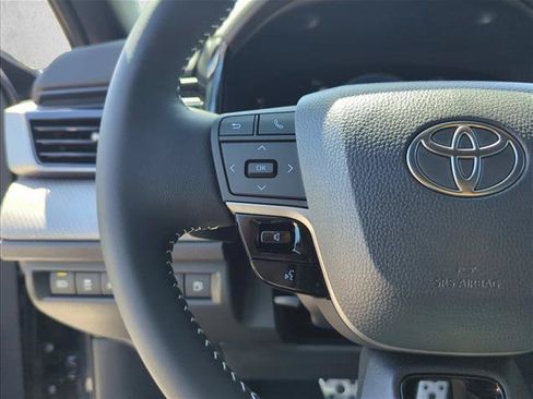 Used 2026 Toyota Camry SE FWD image 15