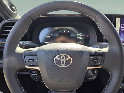 Certified 2026 Toyota Crown XLE image 25