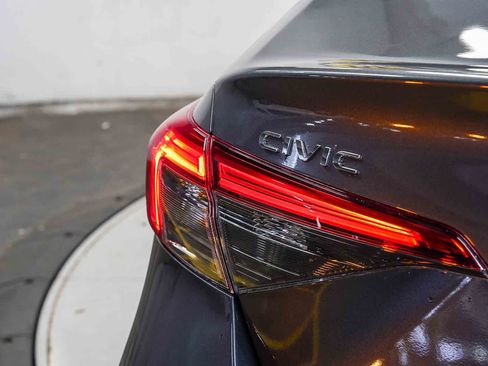 Used 2023 Honda Civic Sport image 11
