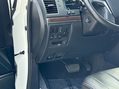Used 2019 Toyota Land Cruiser AWD/4WD image 17