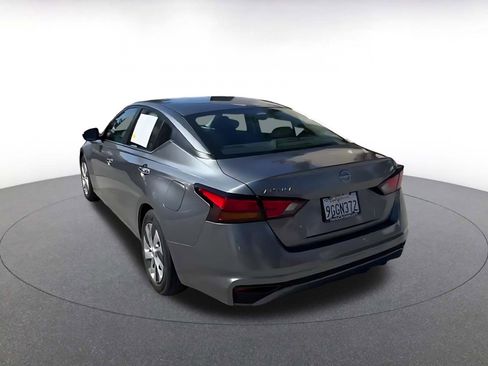 Used 2023 Nissan Altima 2.5 S image 11