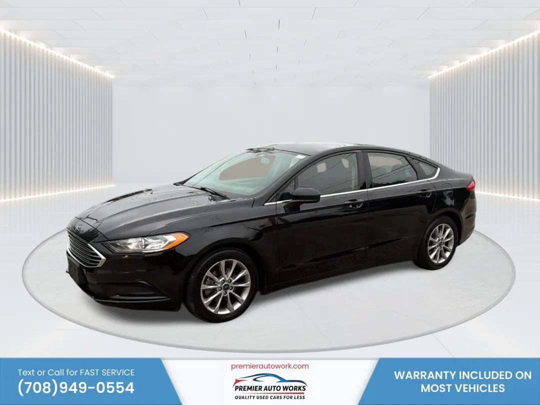 Used 2017 Ford Fusion SE FWD image 1